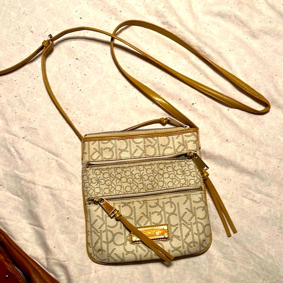Calvin Klein crossbody - Picture 1 of 1